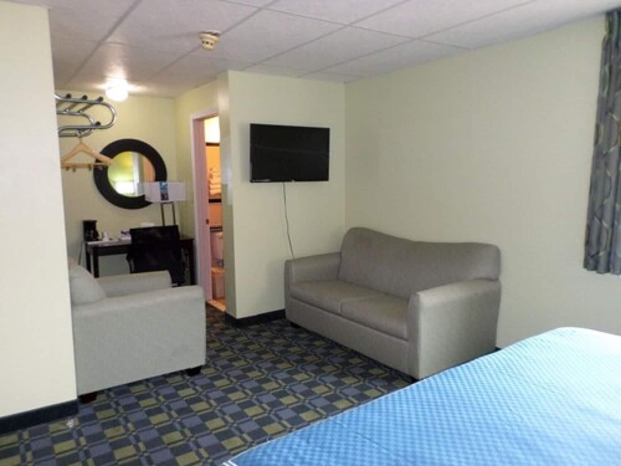 Travelodge By Wyndham Cleveland לייקווד מראה חיצוני תמונה