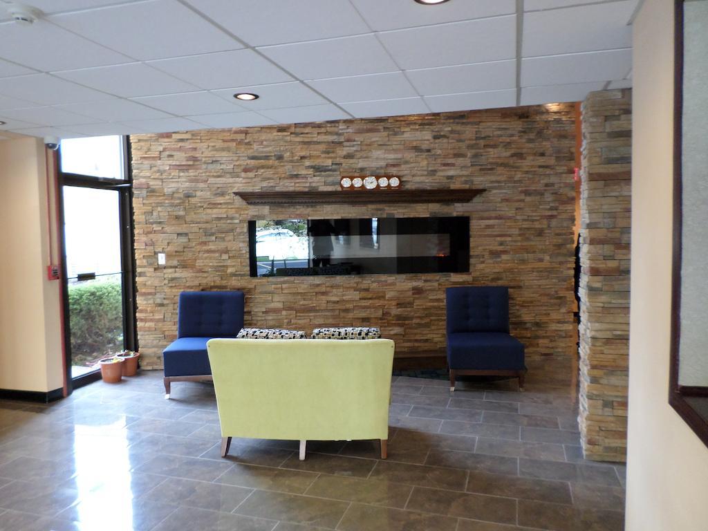 Travelodge By Wyndham Cleveland לייקווד מראה חיצוני תמונה