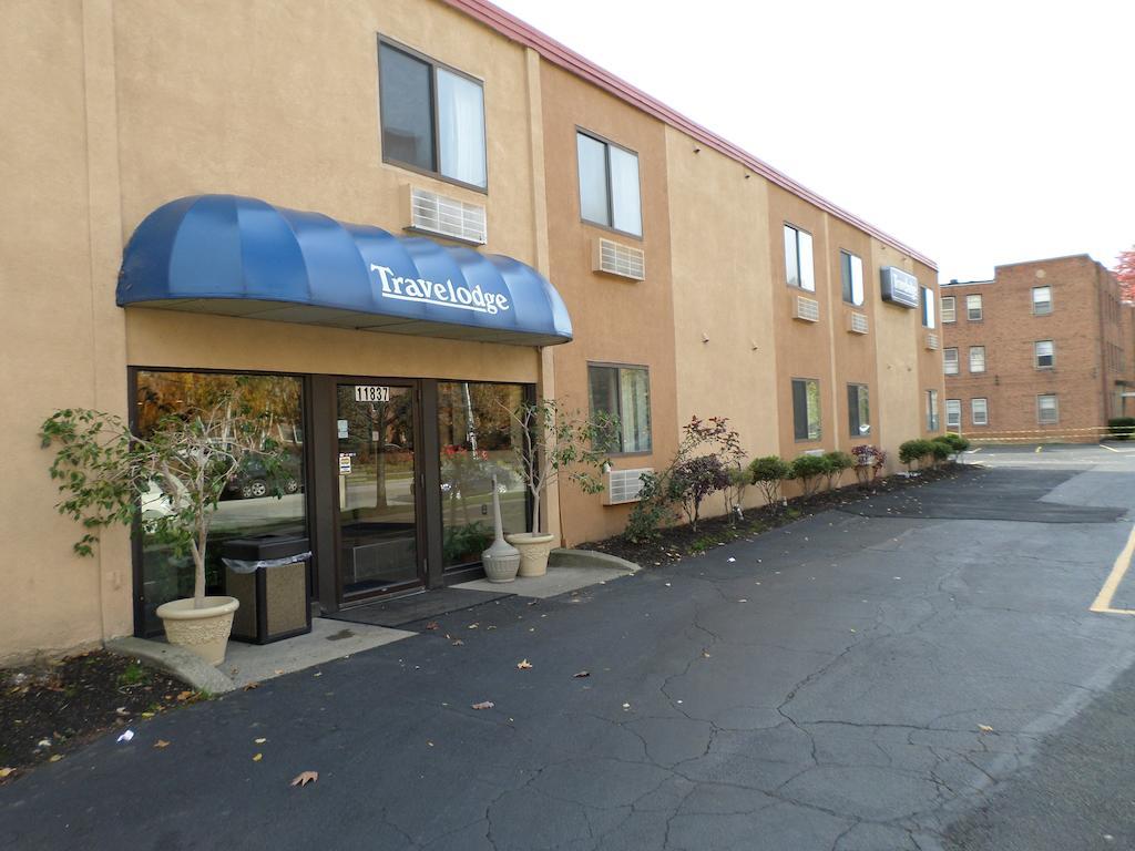 Travelodge By Wyndham Cleveland לייקווד מראה חיצוני תמונה