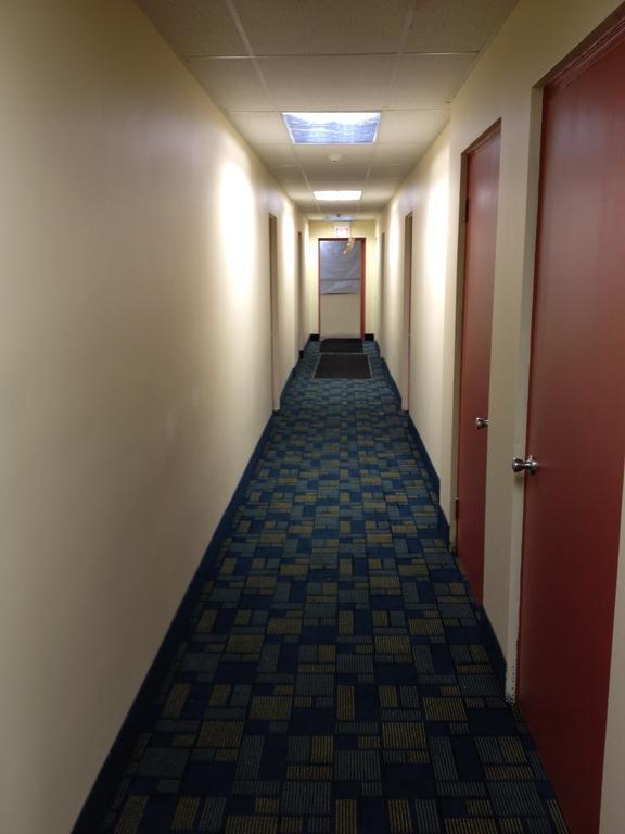 Travelodge By Wyndham Cleveland לייקווד מראה חיצוני תמונה